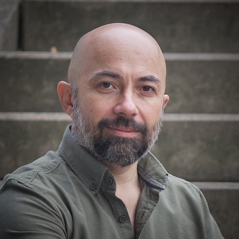 Jahja Alkhatib, Synas Media, med filmkamera